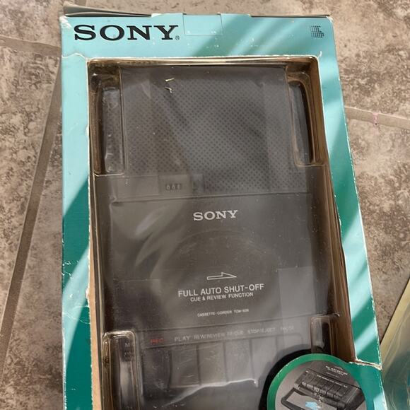 Vintage Sony TCM-939 Portable Cassette Recorder Rare STILL NEW in Original Box - Picture 4 of 9